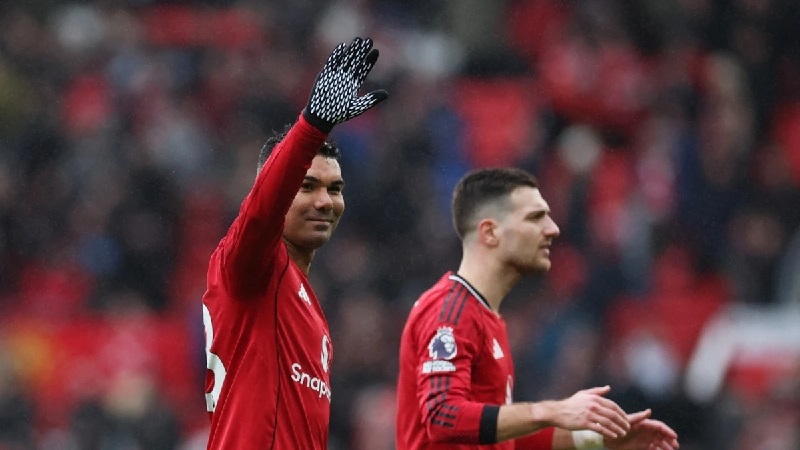 Carrick tái cấu trúc đội bóng giúp MU tăng hạng