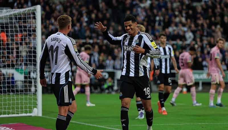 William Osula tạo nên sự tiếc nuối cho MU